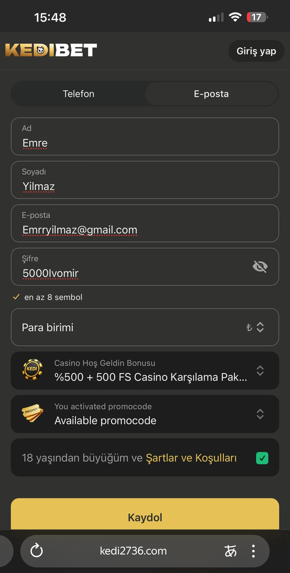 Mor neon temali modern bahis ve casino deneyimi.